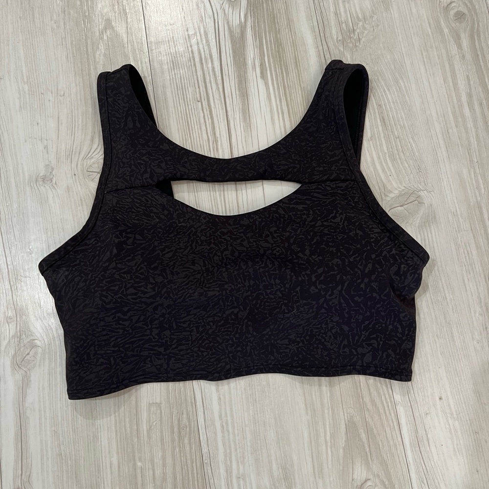 Lululemon sports bra